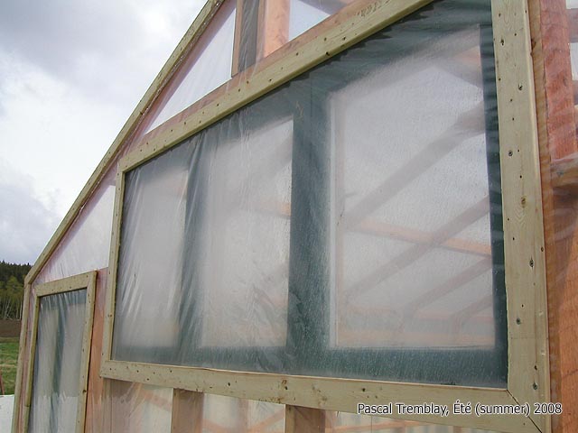 Film de polyéthylène / Serre en bois / wooden greenhouse