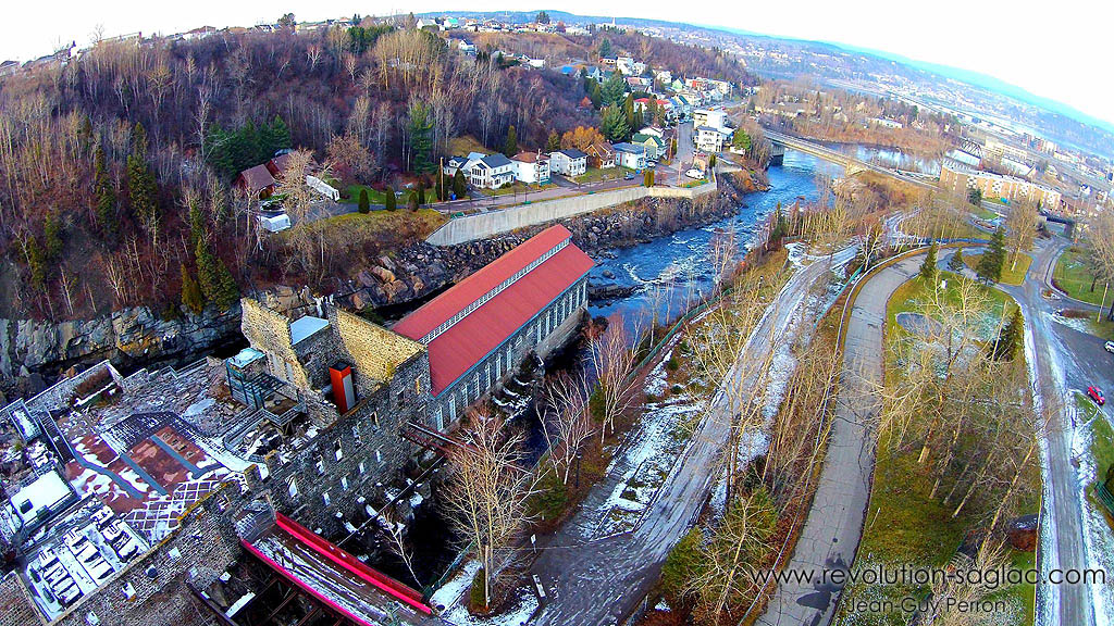 Pulperie de Chicoutimi - Vue aérienne de la Pulperie de Chicoutimi et de la Rivière Chicoutimi