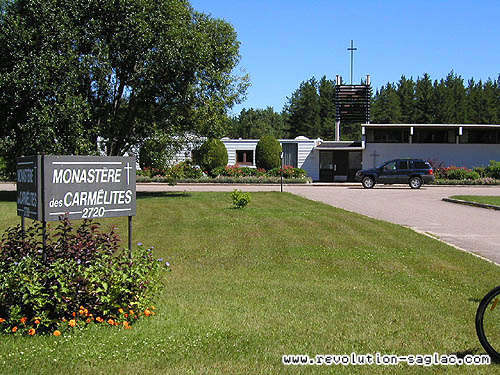 Vloroute des bleuets Dolbeau-Mistassini, Monastre des Carmlites